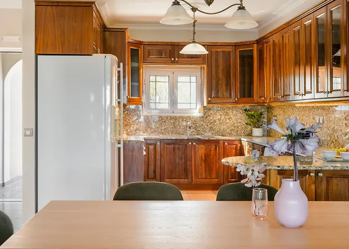 Anelia By Vintage Travel *